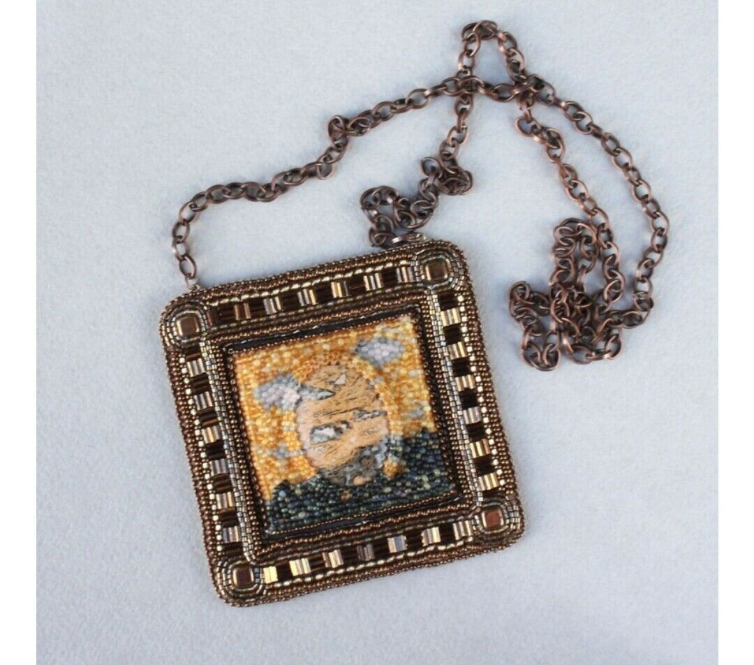 Embroidered-jasper-pendant-van-Gogh
